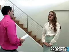 Haciendo el amor con mi mujer follándola desde arriba con mi rabo desnudo