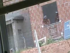 Puta madura tetona destrozada por toros negros en un trío de cornudos