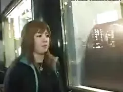 Diversión con mi juguete para apretar y una buena caricia