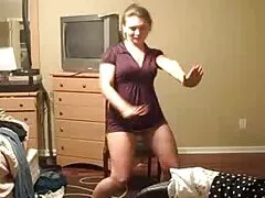 Cachonda como la mierda necesito una gran polla para follar