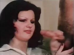 Dando a mi marido su mamada de placer con la mano