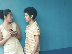 Gran polla negra golpeando a una esposa blanca llenándola duro